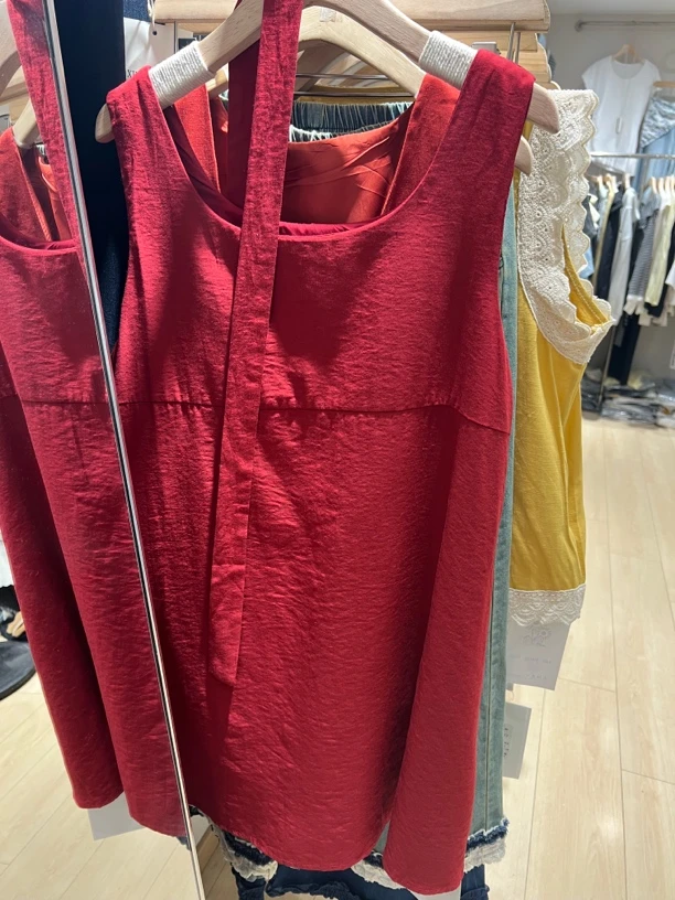 梦梦家 新款红色麻料飘带圆领A字娃娃衫风格女性夏季背心小衫