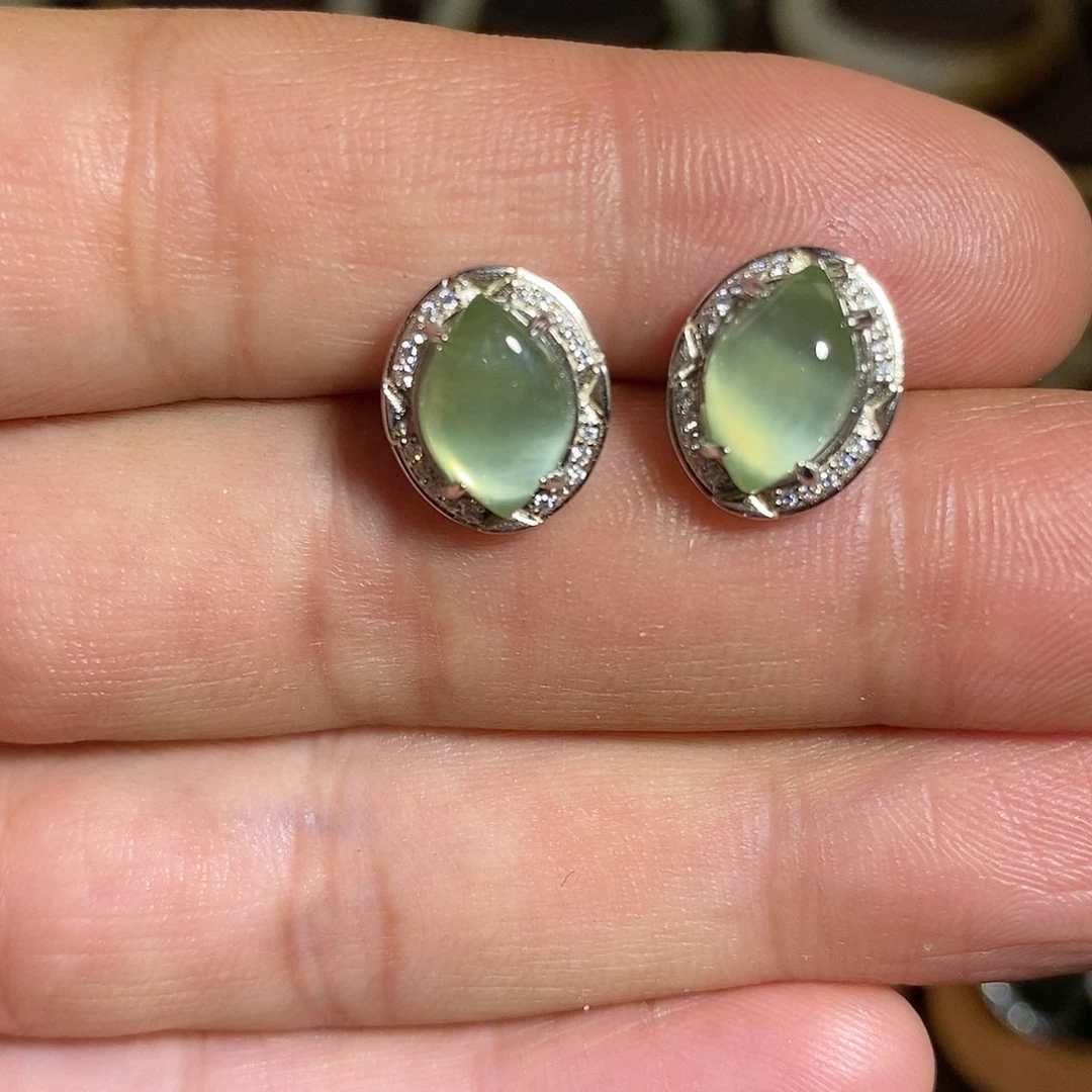 【闪购商品】银S925镶嵌和田玉（碧玉）耳钉