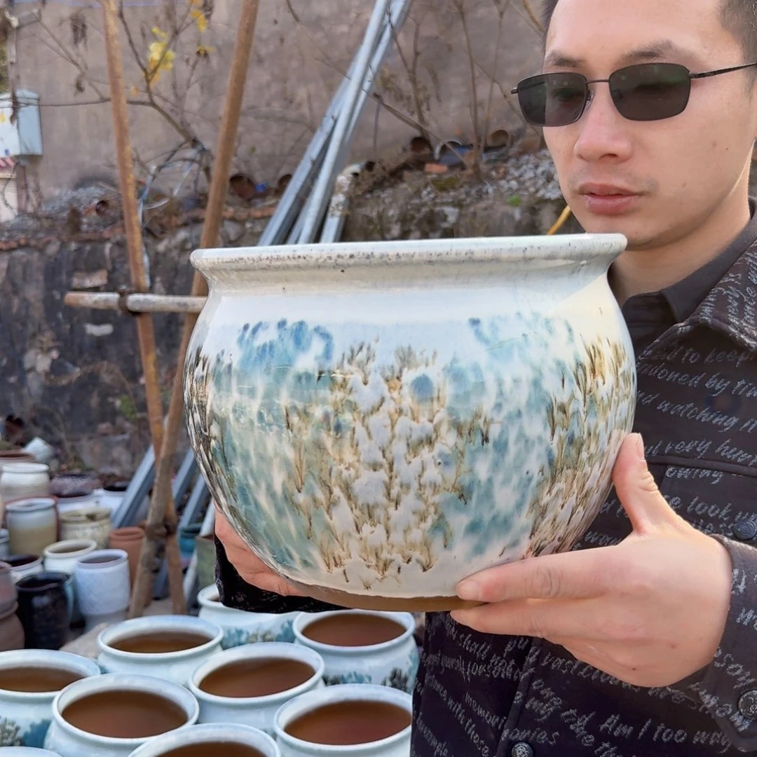 紫砂花盆口25高20（一个白色