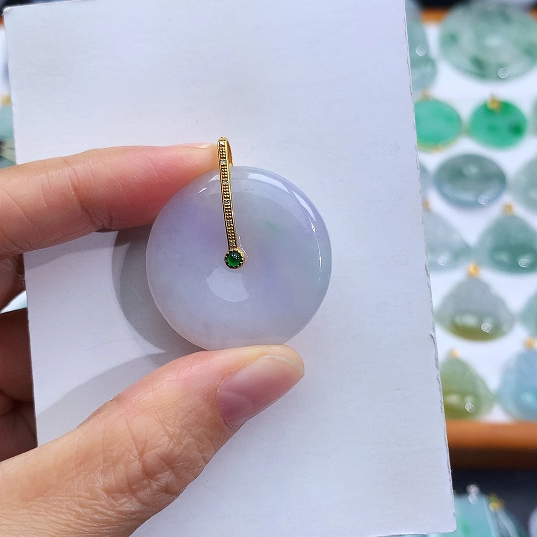 翡翠18K金镶嵌颈饰翡翠吊坠