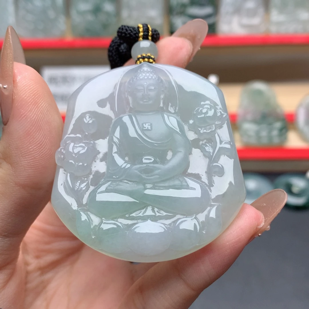 翡翠未镶嵌颈饰前**生大日如来