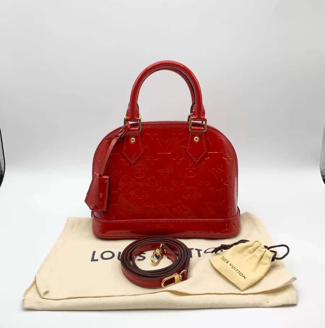 95新 LouisVuitton/路易威登 LV 漆皮红色贝壳单肩包 30112