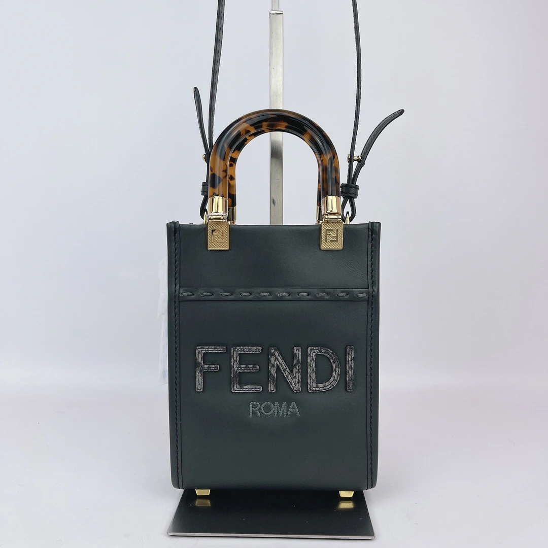 95新 FENDI/芬迪 芬迪 黑色牛皮手提单肩包底长13 E338