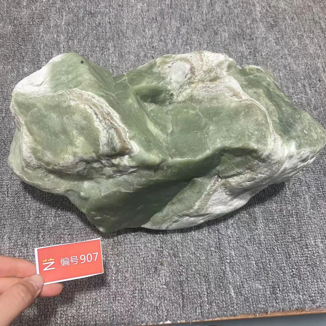 新疆玉料原石发一件编号907