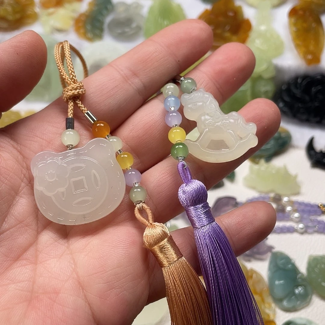 蛇纹石玉未镶嵌颈饰