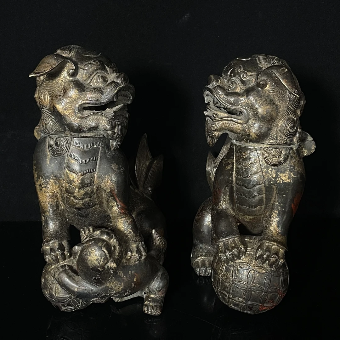 Tgz17 清代 铜狮子香薰一对