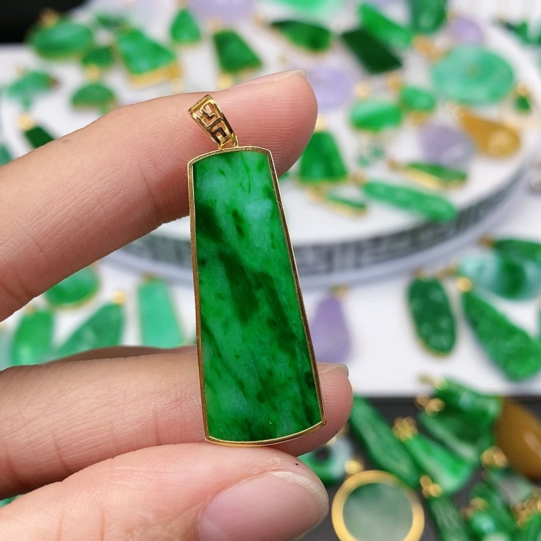 翡翠吊坠(不含链)18K金镶嵌