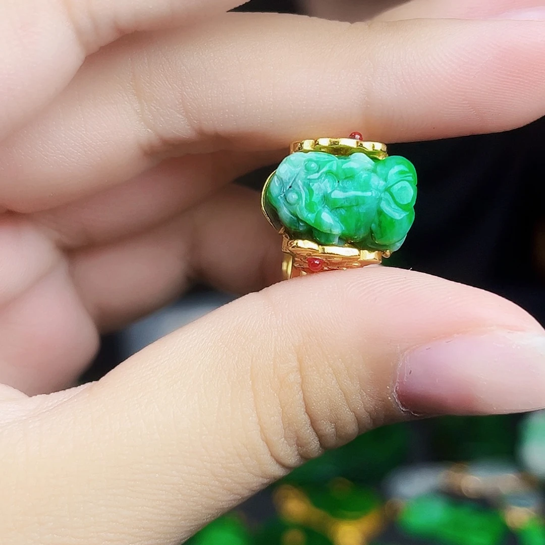 颈饰未镶嵌翡翠多样性