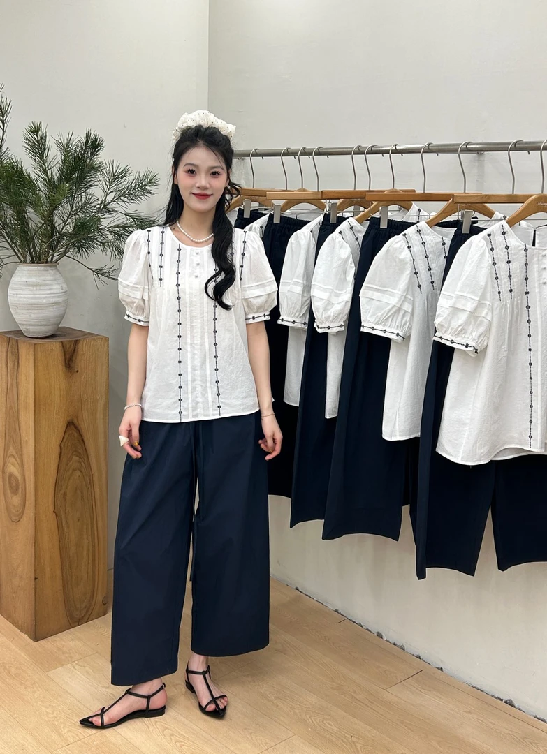 28112慕尚爆款刺绣小衫