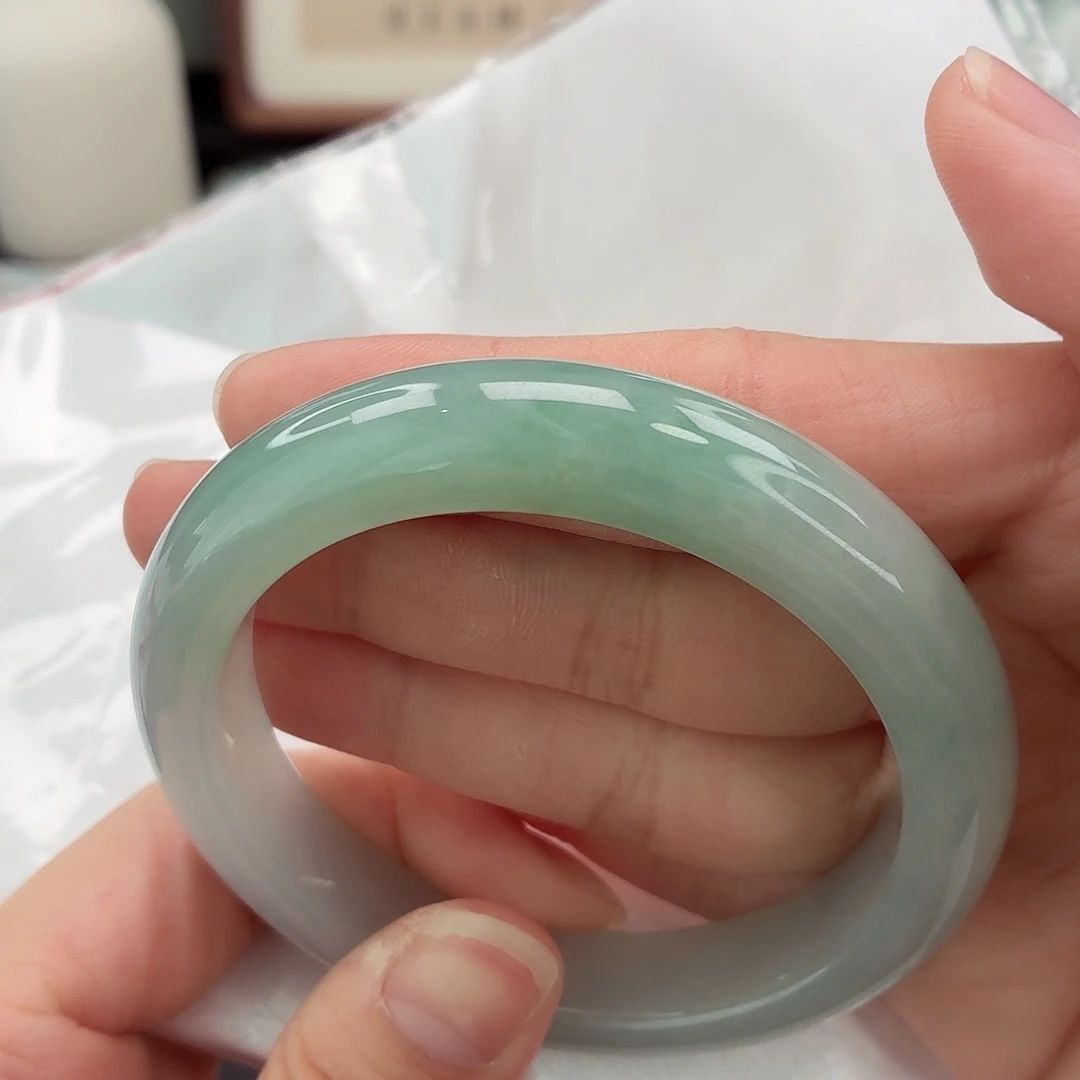 翡翠手镯未镶嵌57.6正圈
