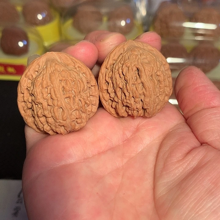 文玩核桃吊坠35尺红玛瑙