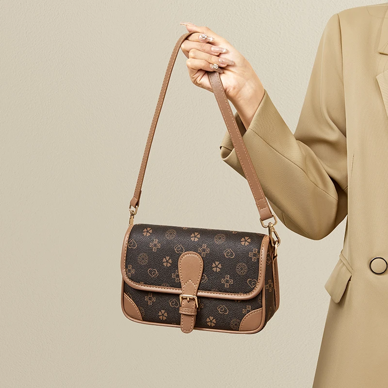 REDDRAGONFLY/红蜻蜓法棍包单肩斜挎女士包邮差小包复古风小众