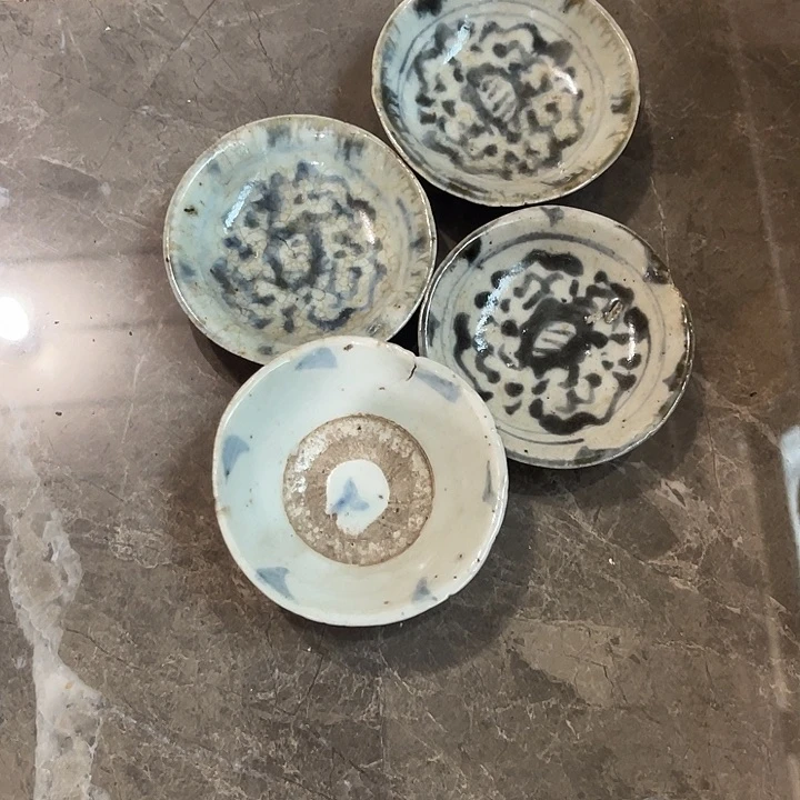 罐青花小盘子有瑕啊