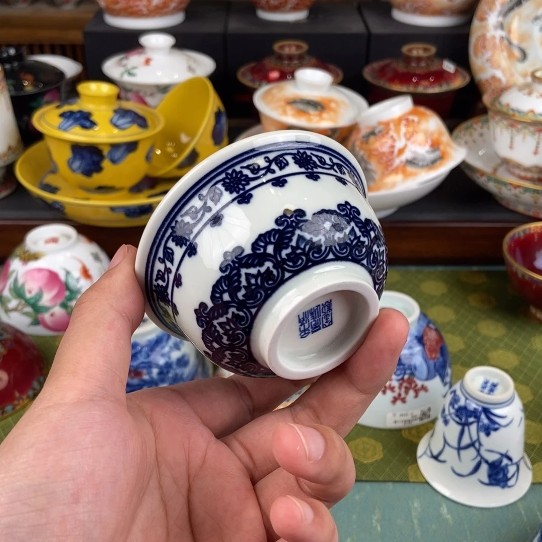 陶瓷的设计师是一个