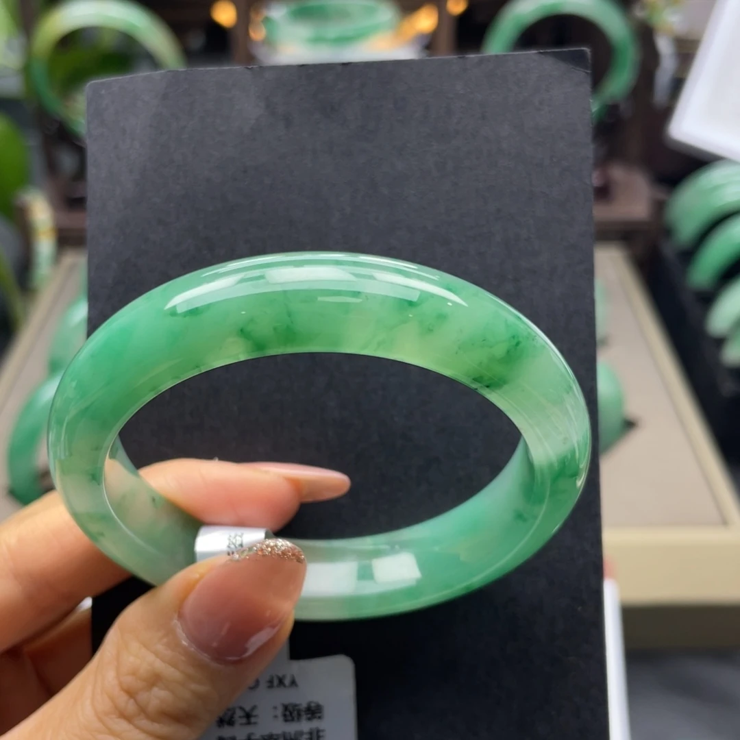 ℒ***º石英质玉（非洲翠）未镶嵌手镯+，54.5