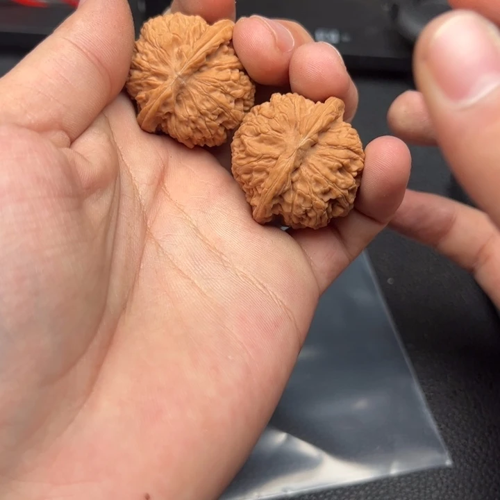 文玩核桃吊坠连*屿112号核桃