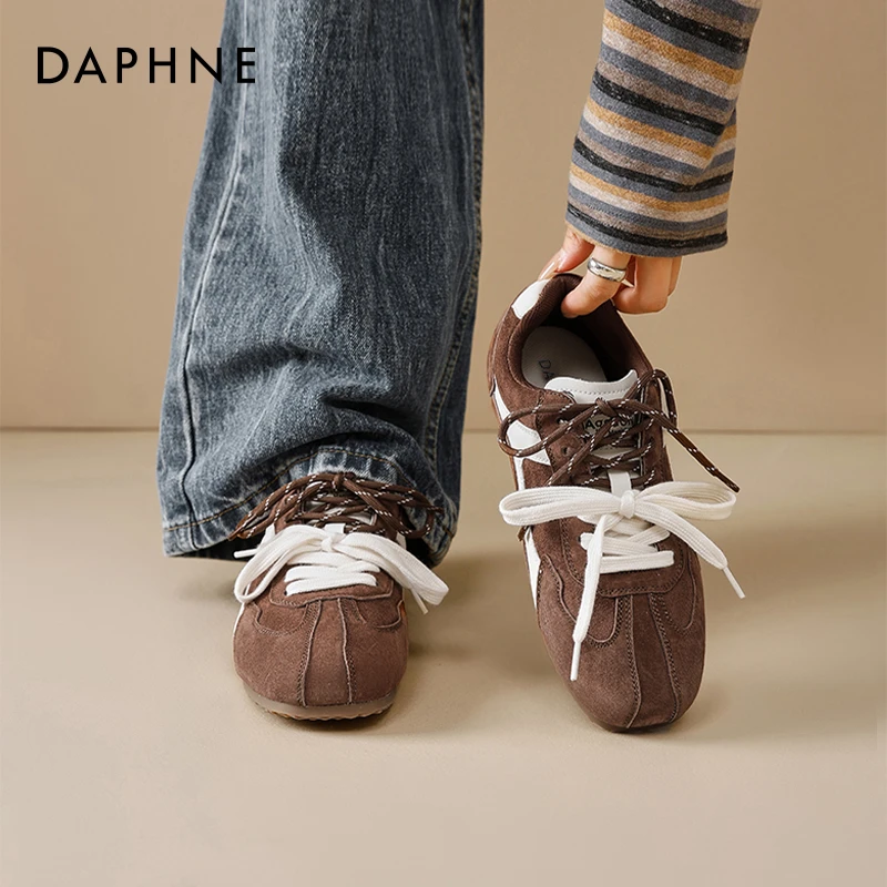 达芙妮棕色德训鞋女2025新款秋冬季巨好看芭蕾阿甘休闲运动板鞋子