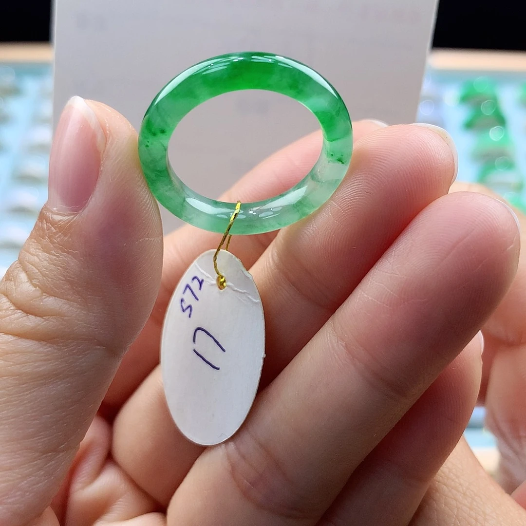 翡翠戒指未镶嵌17圈