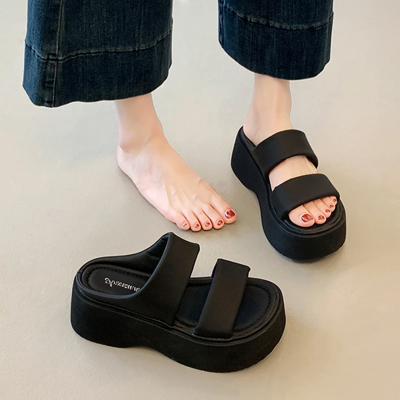 配裙子女式厚底增高凉拖鞋女夏外穿高级感2025新款坡跟沙滩一字拖