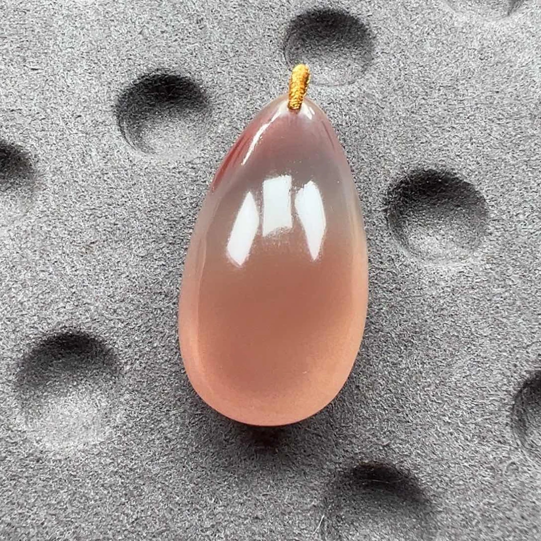 南红玛瑙吊坠未镶嵌