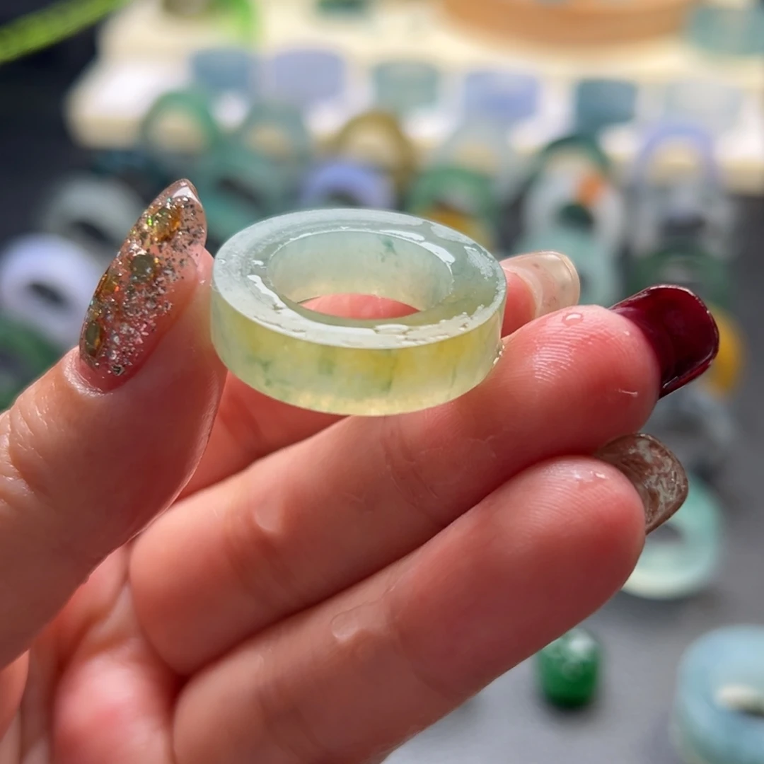 定制翡翠未镶嵌戒指