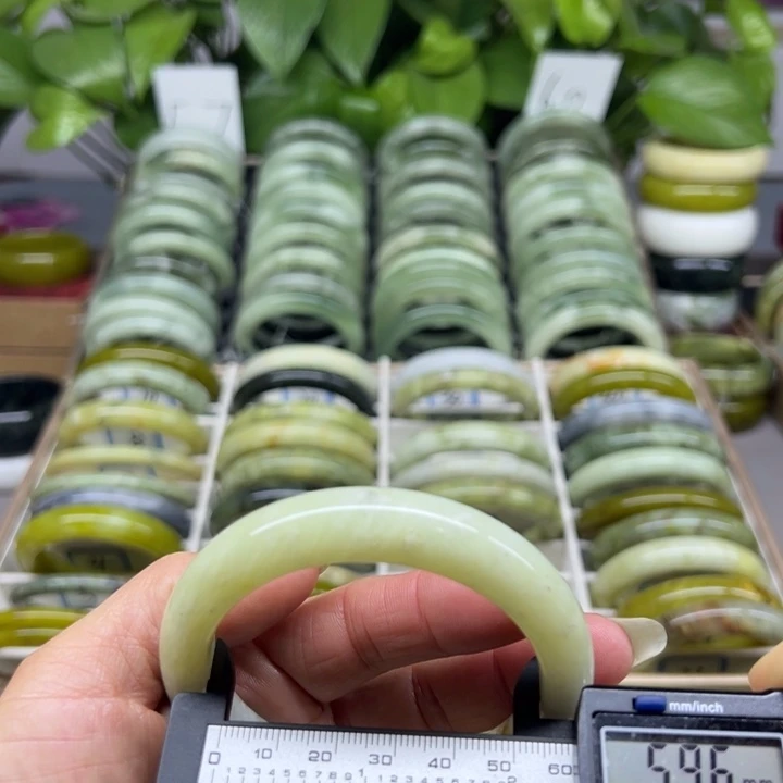 蛇纹石玉未镶嵌手镯28