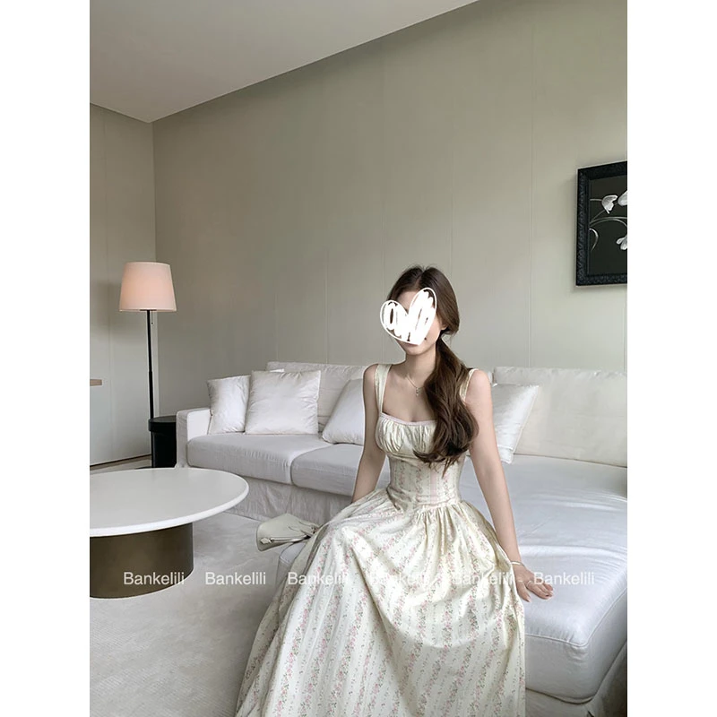 【怦然心动】法式气质绝美收腰碎花吊带连衣裙女度假风辣妹吊带裙