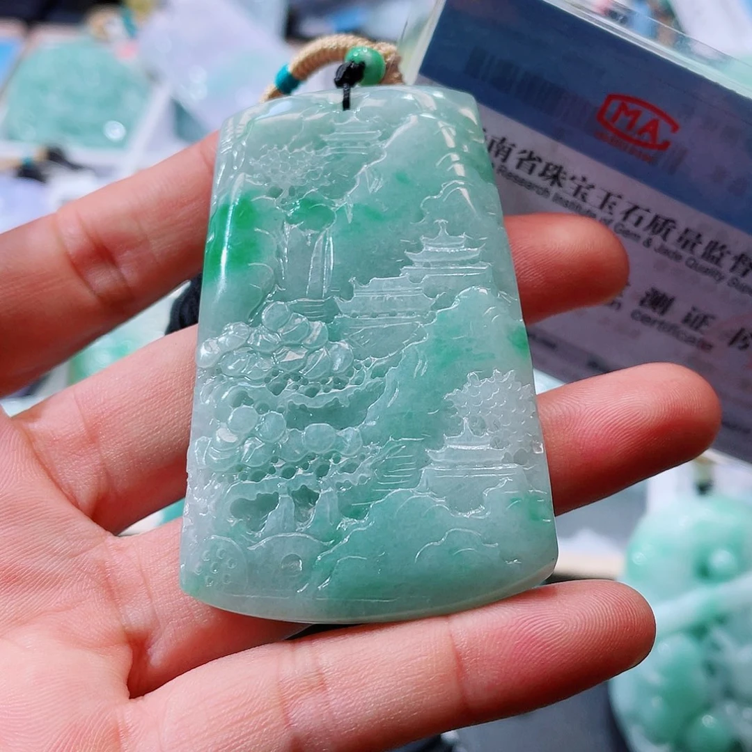 翡翠未镶嵌颈饰一