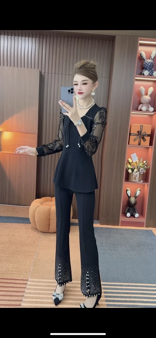 2025时尚气质蕾丝袖上衣镶钻开衩微喇裤优雅修身显瘦套装