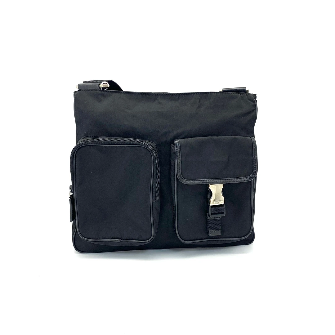 95新 Prada/普拉达  95新黑色尼龙斜挎包 尺寸30/25