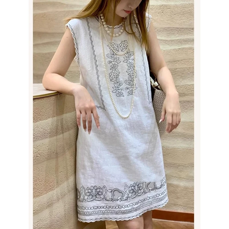 颜值拉满！太好看了小众不撞款超好看白色印花无袖连衣裙2025女夏
