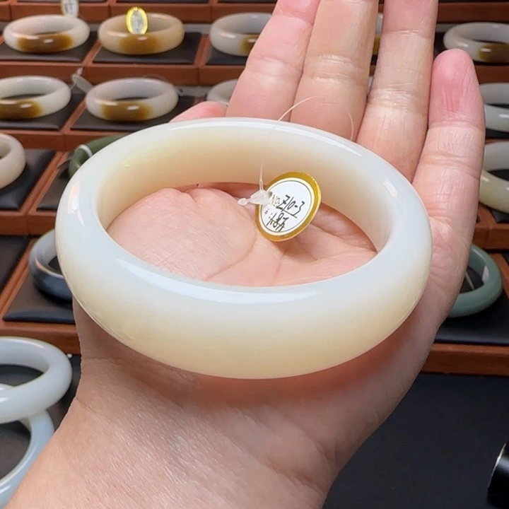 和田玉未镶嵌手镯 60.5