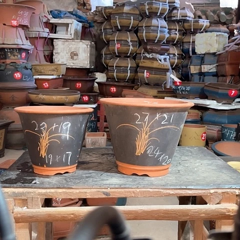 紫砂花盆大盆两只