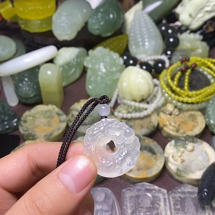 岫玉未镶嵌岫玉颈饰