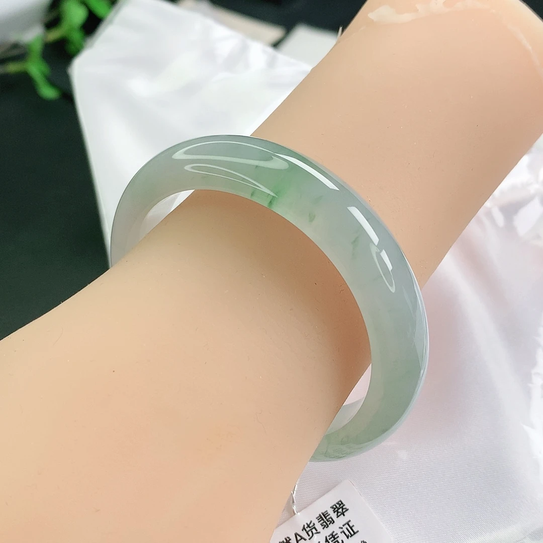 翡翠未镶嵌手镯52圈