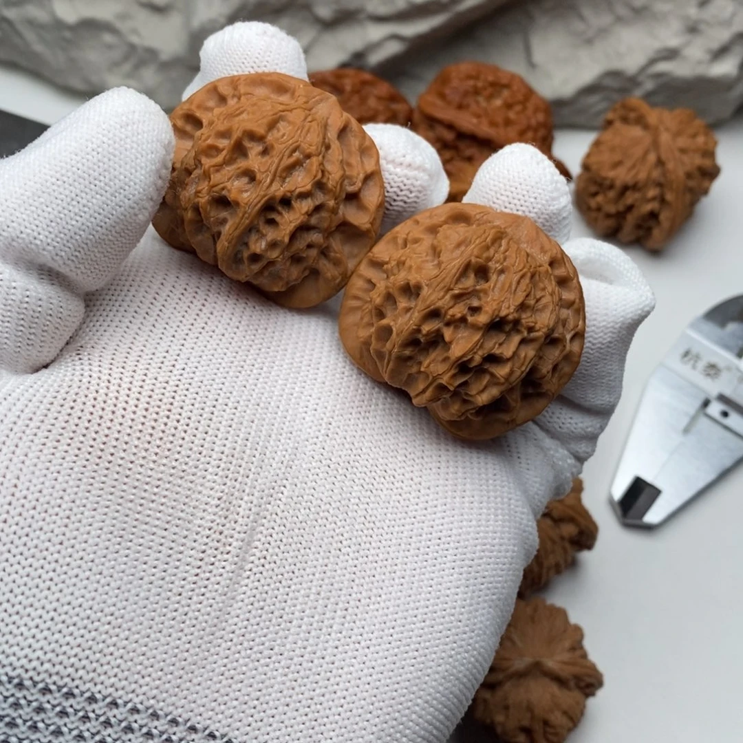 文玩核桃吊坠凤凰岭40