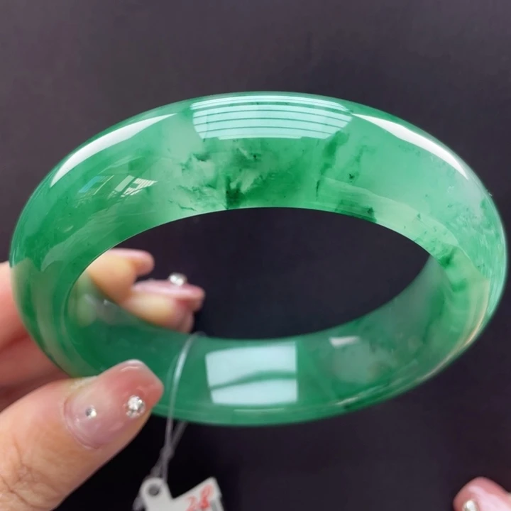 未镶嵌手镯石英质玉