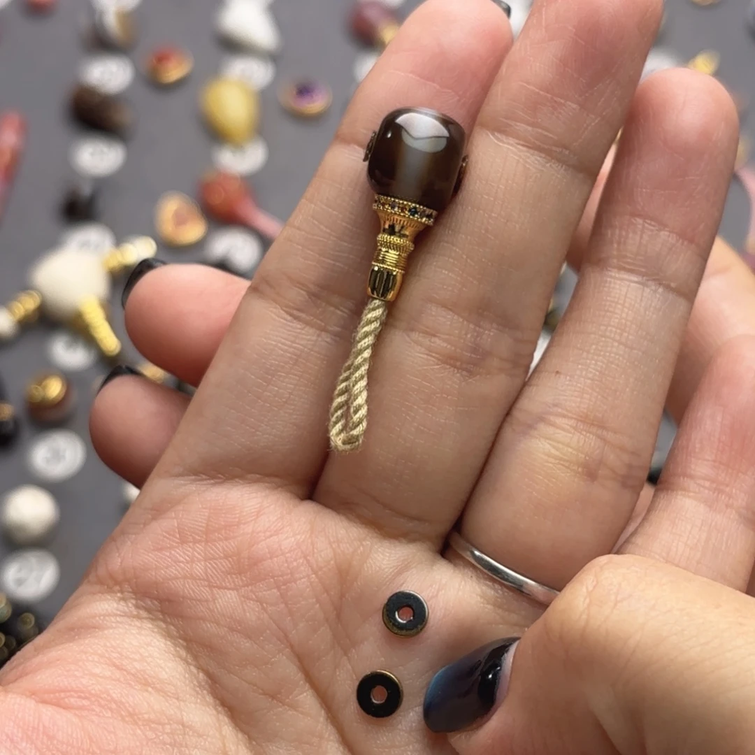 L***z玛瑙/玉髓未镶嵌文玩配饰