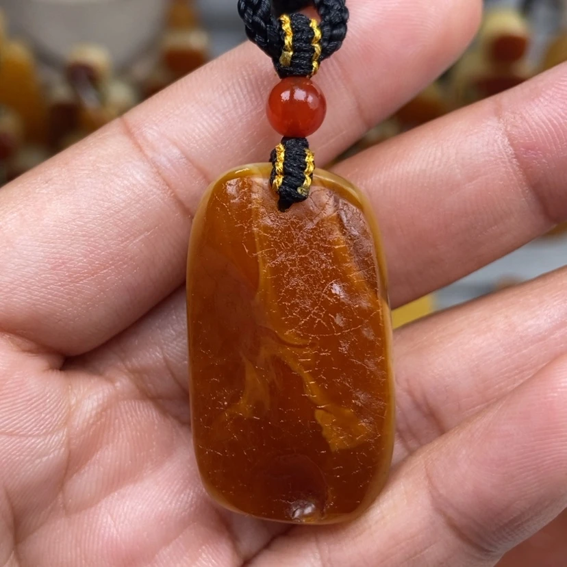 【闪购商品】琥珀颈饰未镶嵌