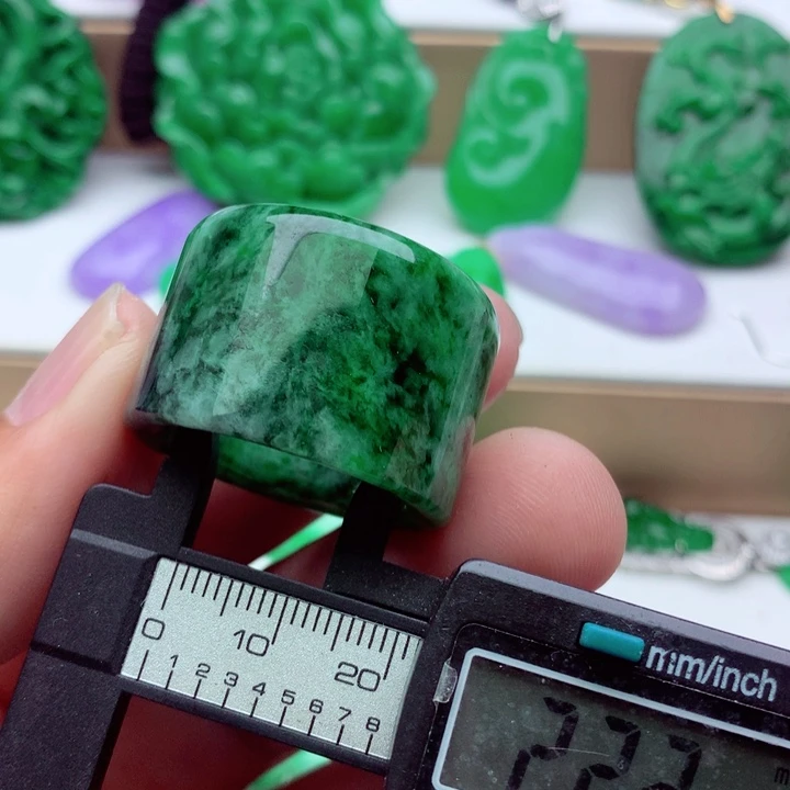 翡翠未镶嵌戒指戒指