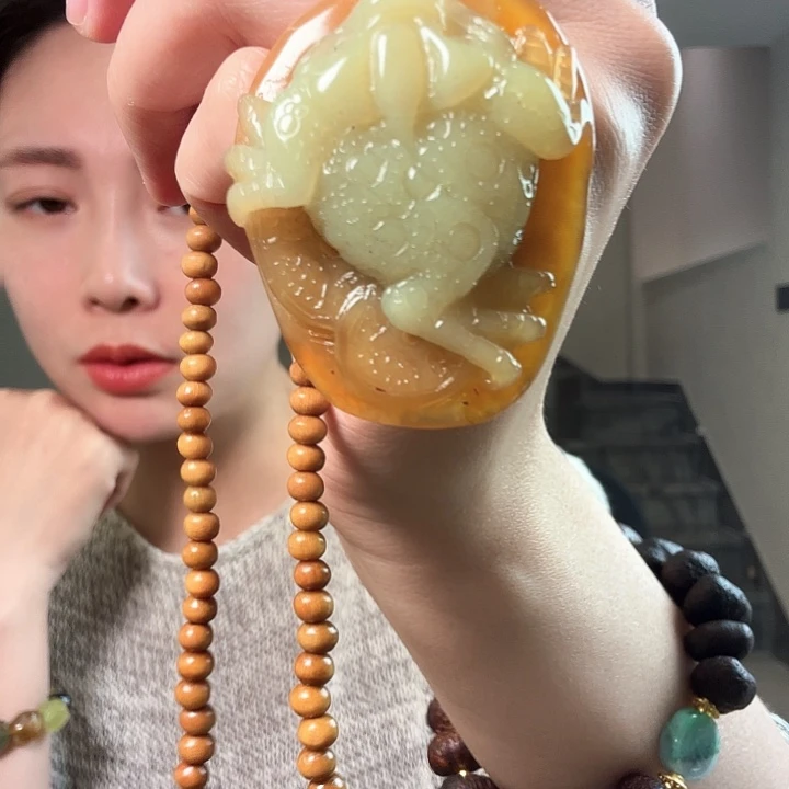 良***人蛇纹石玉未镶嵌颈饰