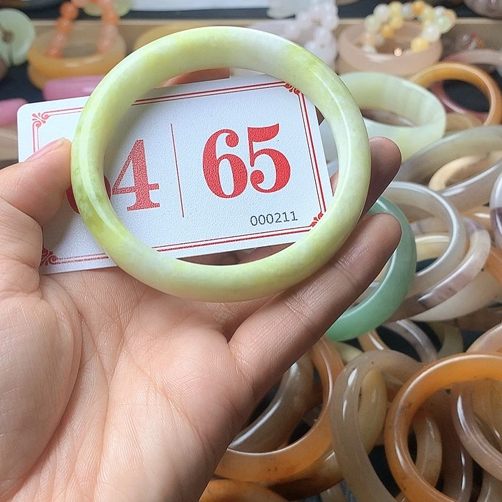 石英质玉（黄龙玉）未镶嵌手镯