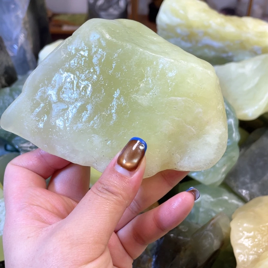 蛇纹石玉未镶嵌中国四大名玉简易