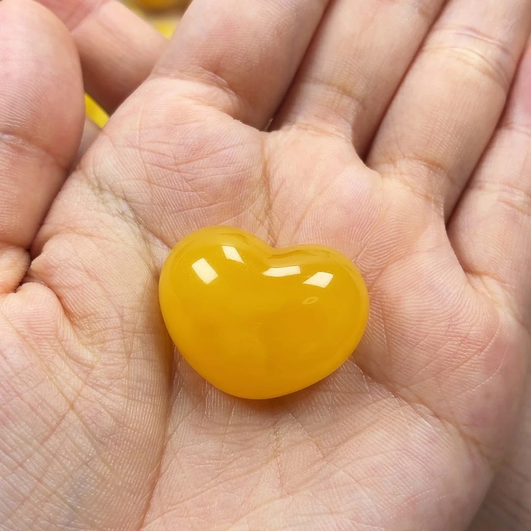 未镶嵌颈饰蜜蜡焦皮爱心