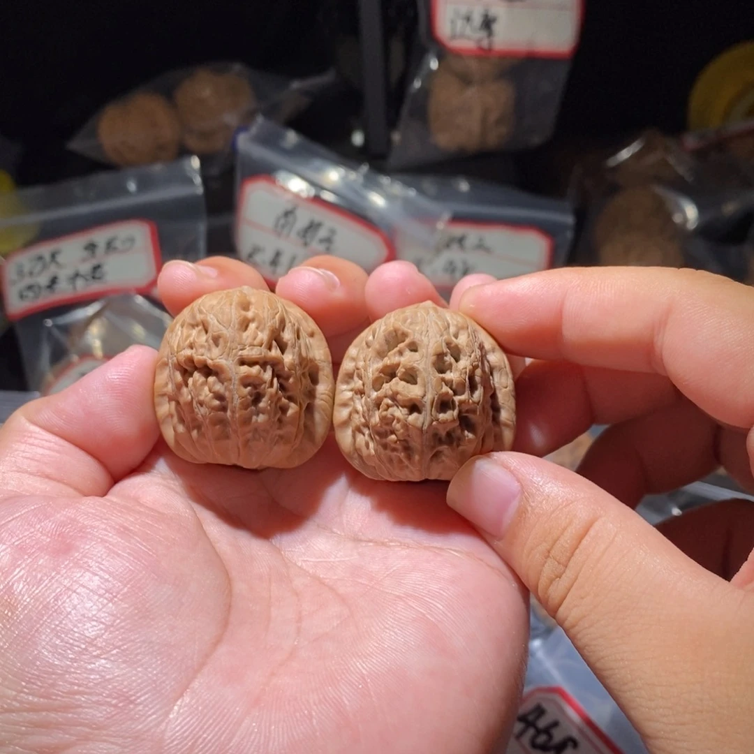 我***.文玩核桃吊坠38全品满天星