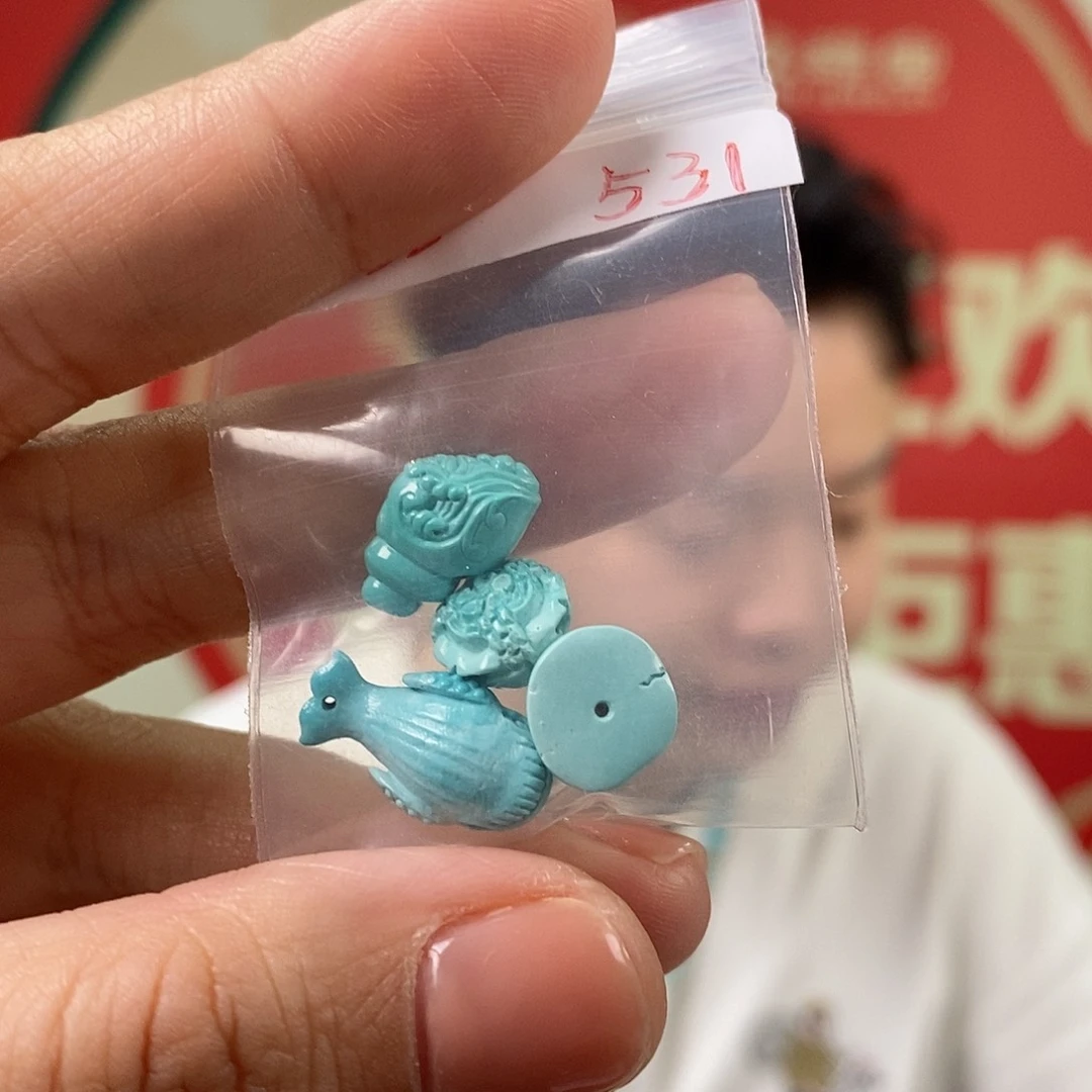 绿松石未镶嵌珠宝奇石