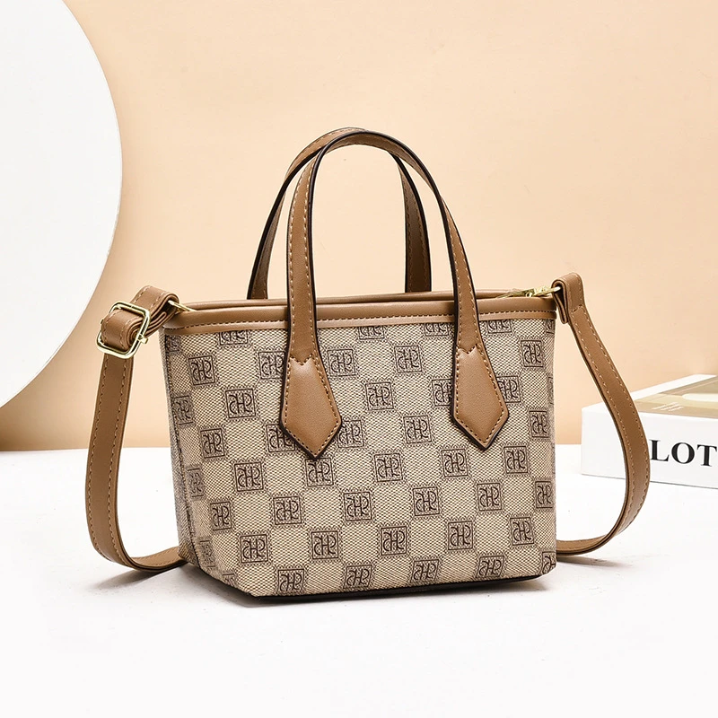 高级质感女士手提包2025新款时尚单肩斜挎包洋气复古妈妈包小包包