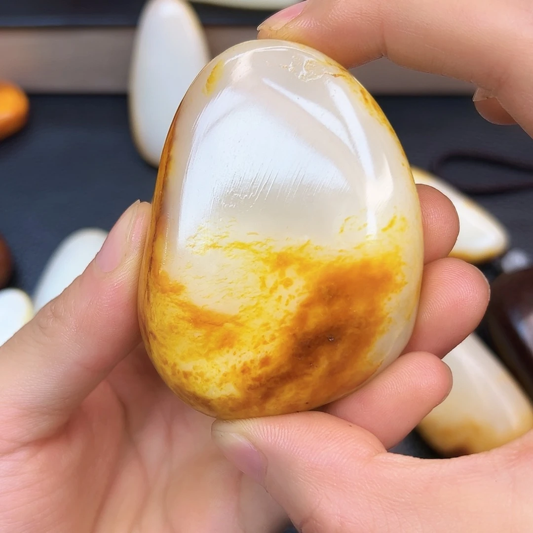 和田玉未镶嵌珠宝奇石随**发