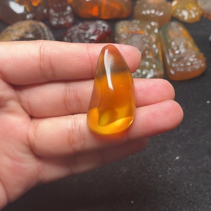 琥珀未镶嵌颈饰116