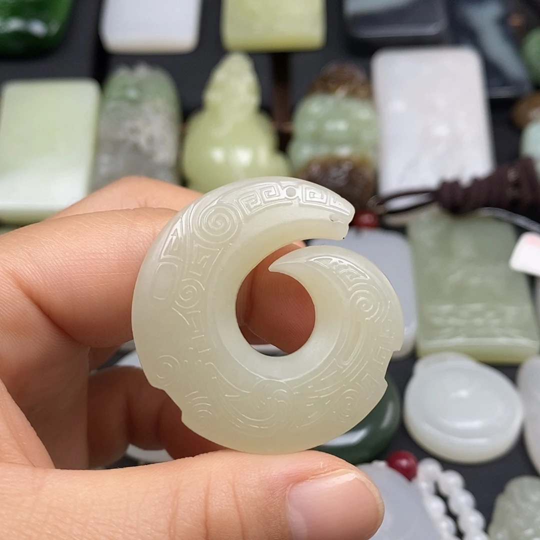 和田玉未镶嵌颈饰